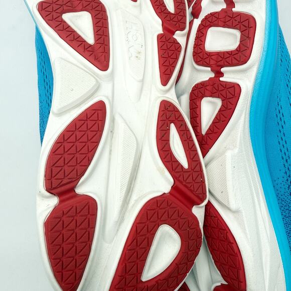 Athletic_Shoes